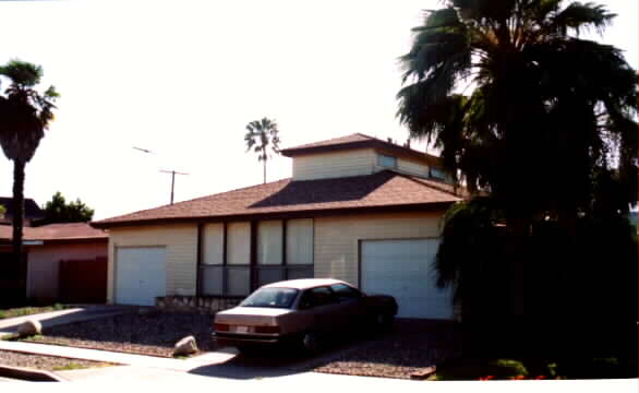 871-877 Empire Ave in Ventura, CA - Building Photo - Building Photo