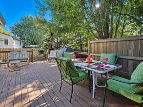 8349 Sheridan Ave N in Minneapolis, MN - Foto de edificio - Building Photo