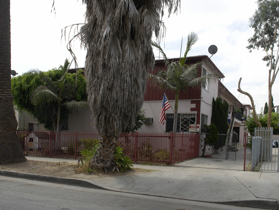 5738 Waring Ave in Los Angeles, CA - Building Photo