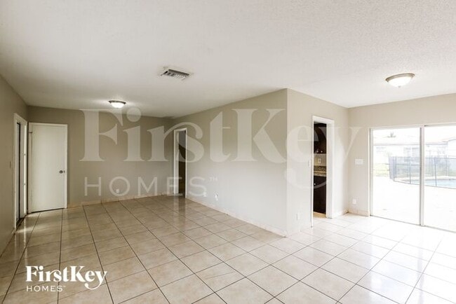 6621 Pebble Beach in North Lauderdale, FL - Building Photo - Building Photo