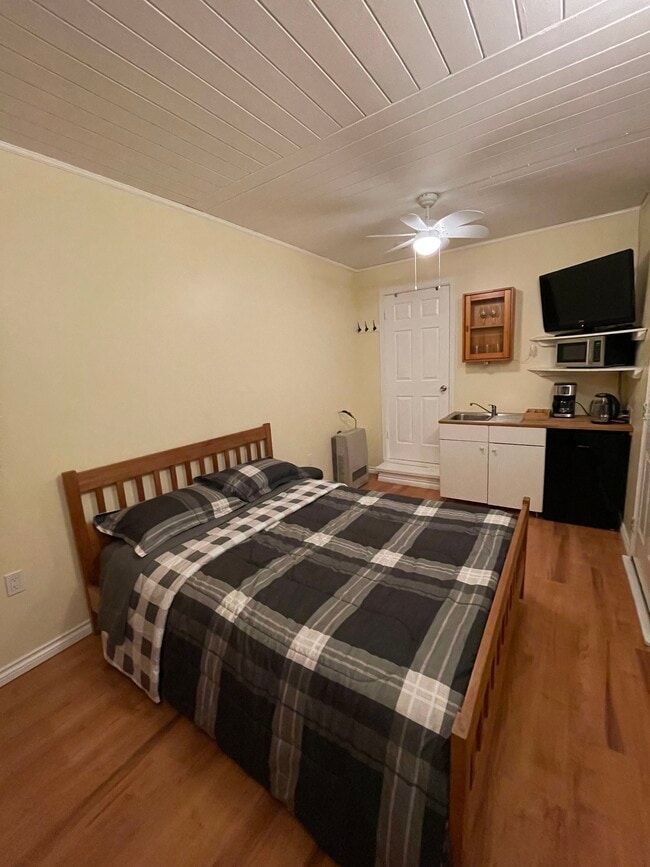 property at 3199 Fromme Rd