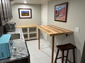 3044 W Platte Ave, Unit Basement Apt in Colorado Springs, CO - Building Photo - Building Photo