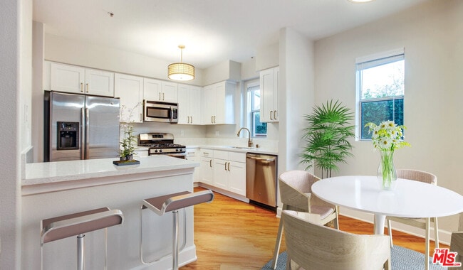 348 Hauser Blvd in Los Angeles, CA - Building Photo - Building Photo
