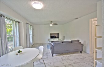 3080 Coco Ave in Naples, FL - Building Photo - Building Photo