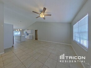 10206 Deepbrook Dr in Riverview, FL - Building Photo - Building Photo