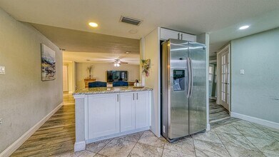 9206 Gray Fox Ln in Port Richey, FL - Building Photo - Building Photo