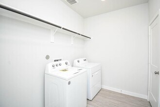 5722 Quest Valley Dr in Katy, TX - Foto de edificio - Building Photo