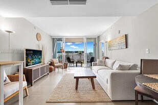 2155 Washington Ct in Miami Beach, FL - Building Photo