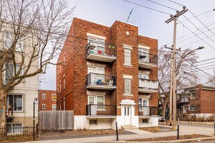 2991 Laurier Av E in Montréal, QC - Building Photo