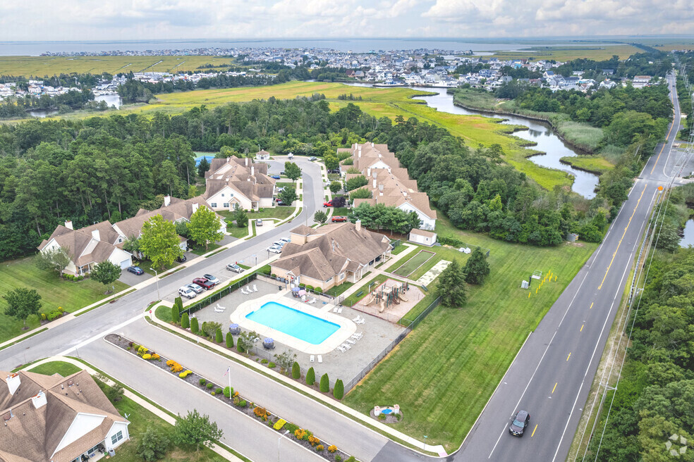 Bartlett Landing in Tuckerton, NJ - Foto de edificio