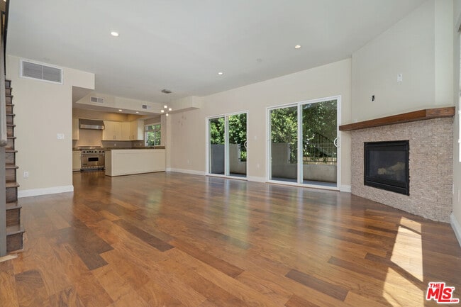 property at 4428 Fulton Ave
