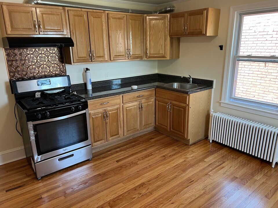 154 Grand St in Newburgh, NY - Building Photo
