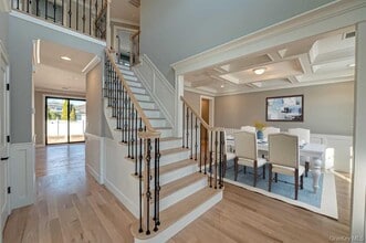 1012 Olympia Rd in North Bellmore, NY - Foto de edificio - Building Photo