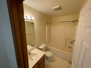 220 Concord Hill Dr in Altamont, NY - Building Photo - Building Photo