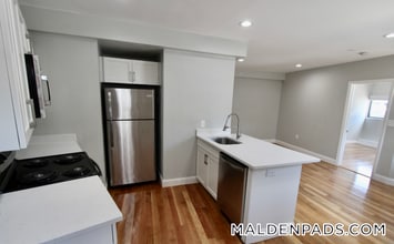 244 Main St, Unit 1 in Malden, MA - Building Photo - Building Photo