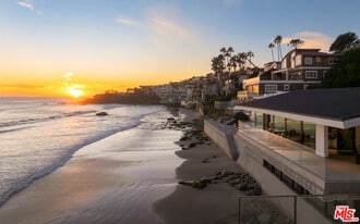 31388 Broad Beach Rd in Malibu, CA - Building Photo