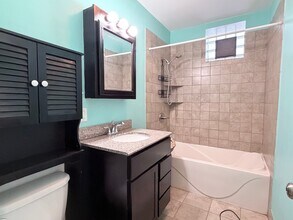 3300 S Ashland Ave in Chicago, IL - Building Photo - Building Photo