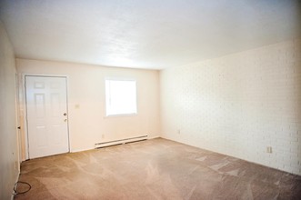 Barrington Circle in Fayetteville, NC - Building Photo - Interior Photo