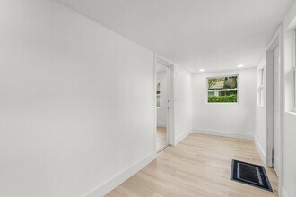 114 NW 10th Ave in Delray Beach, FL - Building Photo - Building Photo