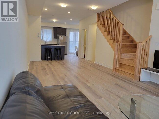 1695 Dersan St in Pickering, ON - Building Photo - Building Photo