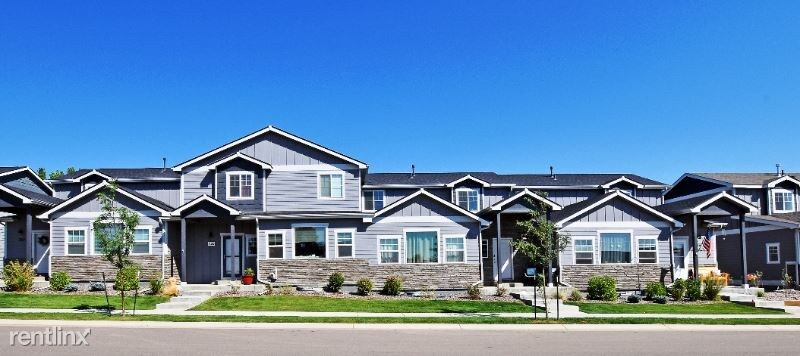 704 Finch Dr in Severance, CO - Building Photo