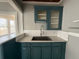 1743 McKinley Ave in San Antonio, TX - Building Photo