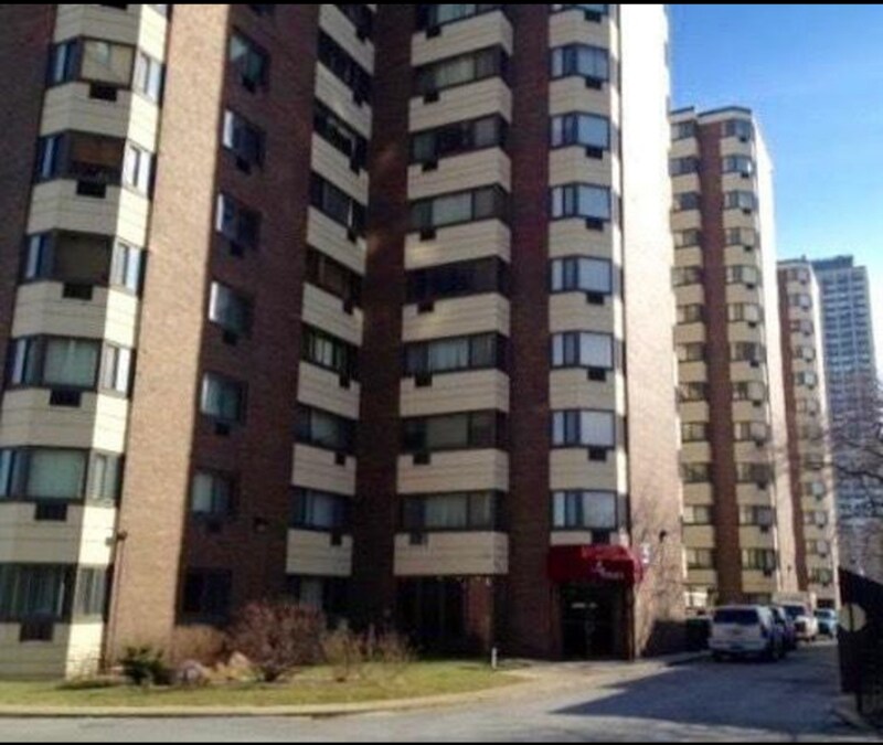 7337 S South Shore Dr in Chicago, IL - Building Photo