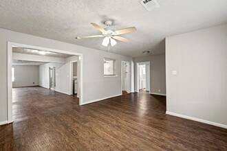 5511 Shamrock St in Houston, TX - Building Photo - Building Photo