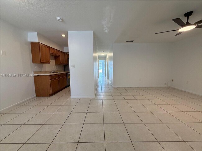 951 SW 16th St in Fort Lauderdale, FL - Building Photo - Building Photo