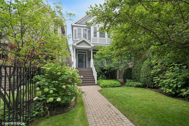 property at 4516 N Damen Ave