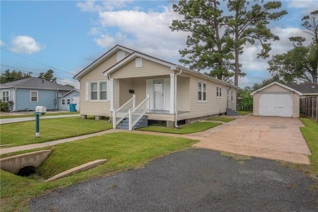 137 Marino Dr in Norco, LA - Building Photo - Building Photo