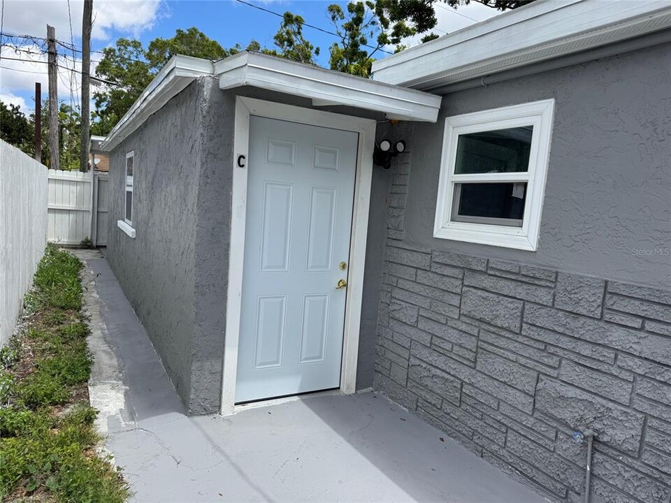 3499 51st Ave N in St. Petersburg, FL - Foto de edificio