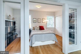 1320 Pine St in Philadelphia, PA - Building Photo - Building Photo