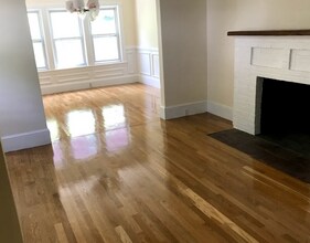 28 Beaconsfield Rd, Unit 1 in Brookline, MA - Foto de edificio - Building Photo
