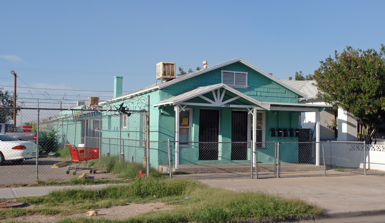 3209 Pera Ave in El Paso, TX - Foto de edificio