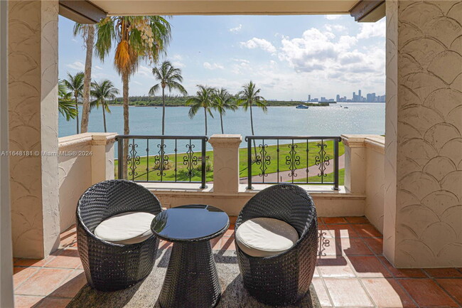 2235 Fisher Island Dr in Miami Beach, FL - Building Photo - Building Photo