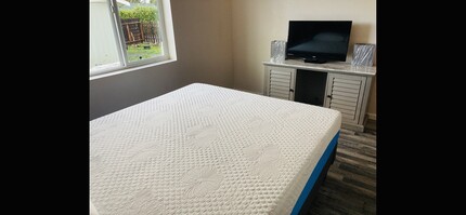 246 W Maple St in Sequim, WA - Building Photo - Building Photo