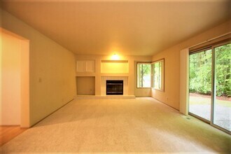 25304 SE 35th St in Issaquah, WA - Building Photo - Building Photo
