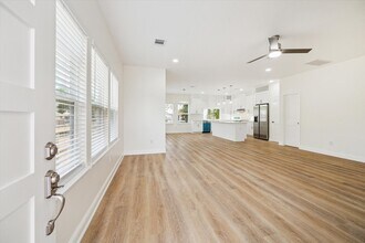 901 E 37th St in Houston, TX - Building Photo - Building Photo