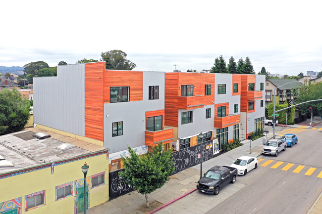 5300-5300 San Pablo Ave in Oakland, CA - Foto de edificio - Building Photo