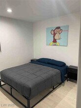 3004 Ocean View Dr in Las Vegas, NV - Building Photo - Building Photo