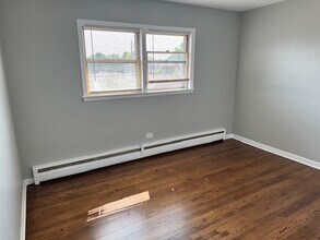 5837 W Addison St, Unit 2 in Chicago, IL - Foto de edificio - Building Photo