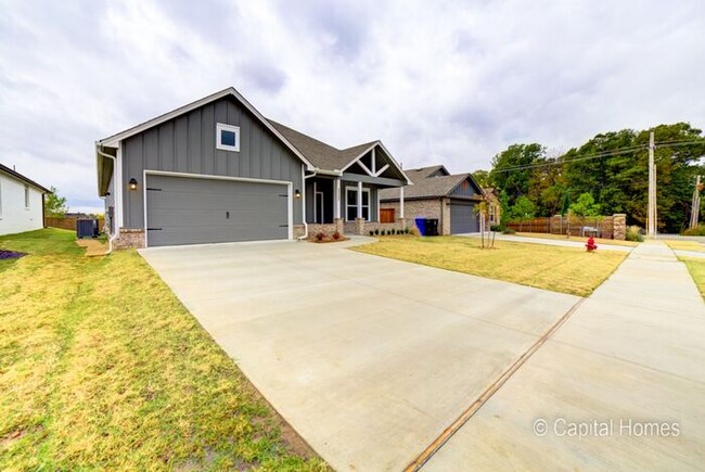 2025 W Huntsville Pl in Broken Arrow, OK - Foto de edificio - Building Photo