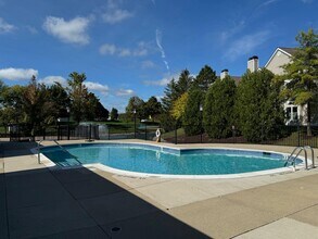 1567 Weatherstone Dr in Ann Arbor, MI - Building Photo - Building Photo