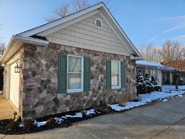 1009 Woodland St SW in Hartville, OH - Building Photo - Building Photo