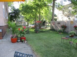 1107 State St, Unit Apartment 3 in St. Joseph, MI - Building Photo - Building Photo