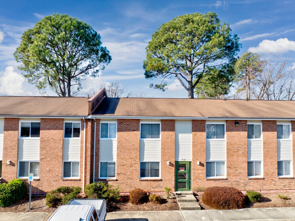 Monterey Apartments in Hampton, VA