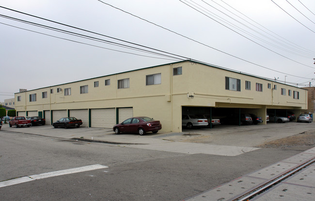 Broadway Apartments in Hawthorne, CA - Foto de edificio - Building Photo