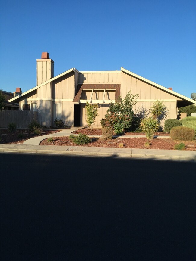 1547 Harvard Ave Rentals in Clovis, CA