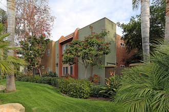 Vista Serena in Oceanside, CA - Foto de edificio - Building Photo